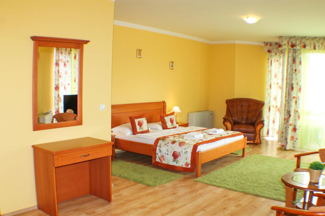 Hotel Járja Hajduszoboszlo Exterior foto